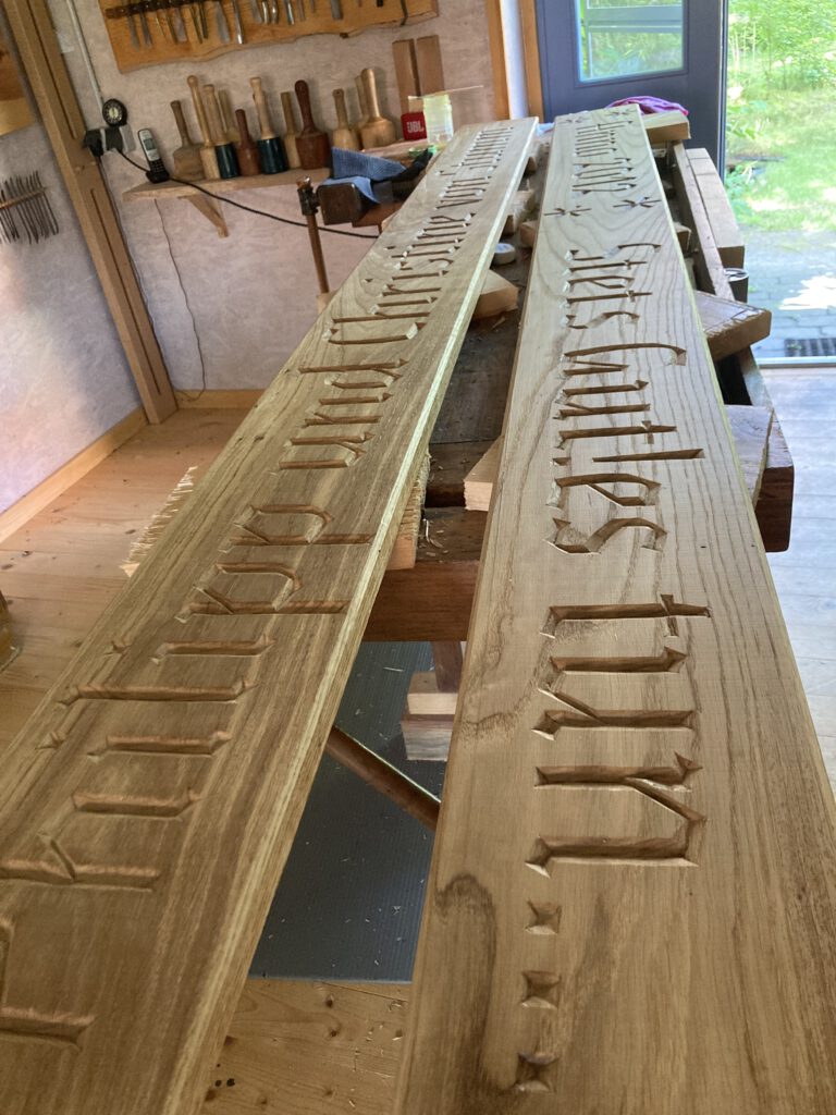 Balkeninschrift, Restaurierung eines alten Bauernhauses